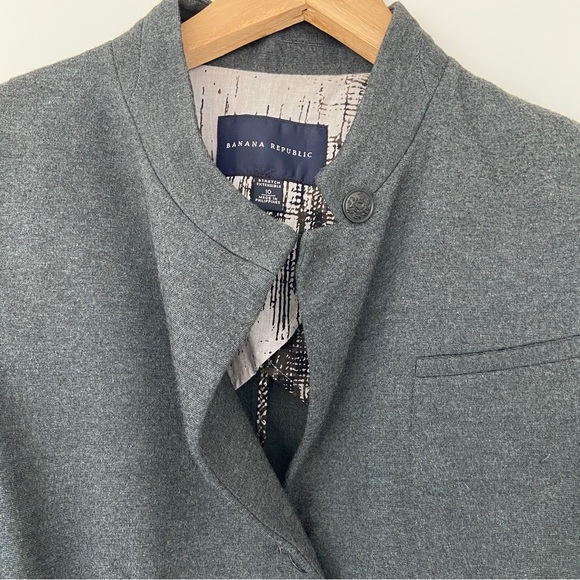 BANANA REPUBLIC GREY STRETCH CLASSIC RAYON BLEND SINGLE BREASTED BLAZER, 10 - Picture 5 of 15